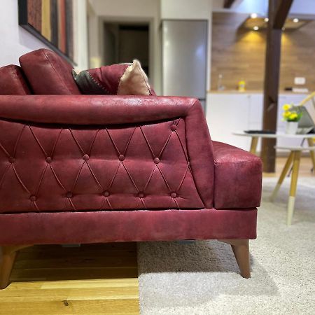 Violet Apartment By Alex Rafael Záhřeb Exteriér fotografie