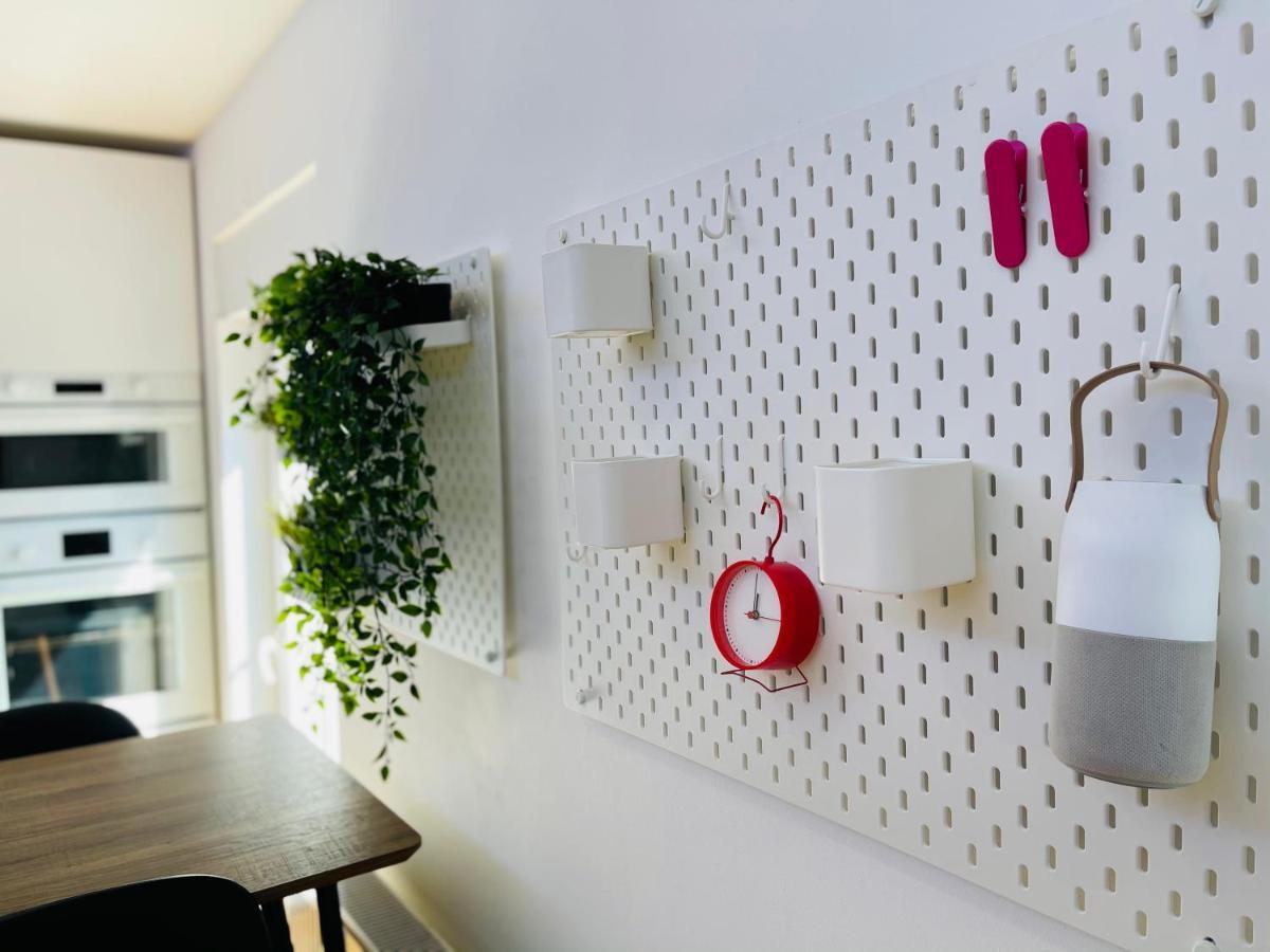 Violet Apartment By Alex Rafael Záhřeb Exteriér fotografie