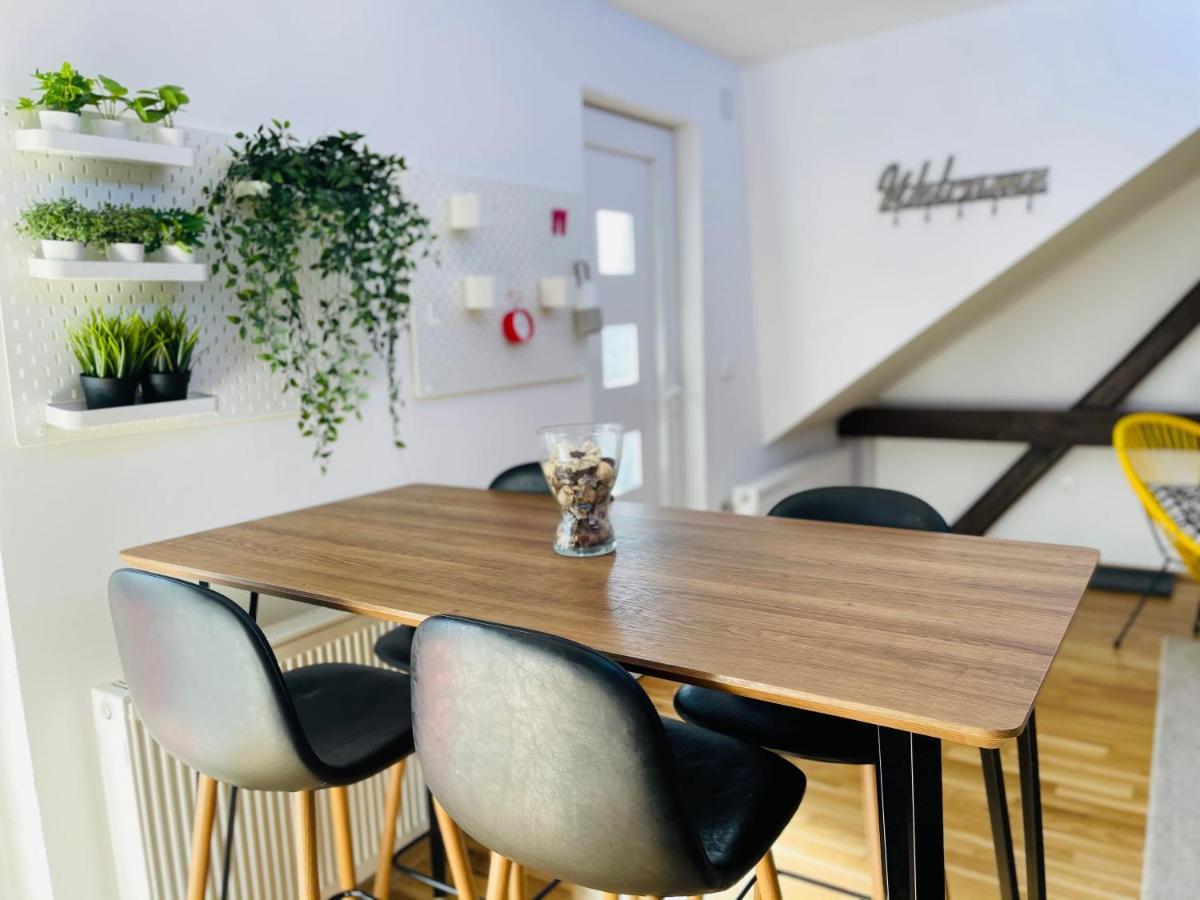 Violet Apartment By Alex Rafael Záhřeb Exteriér fotografie